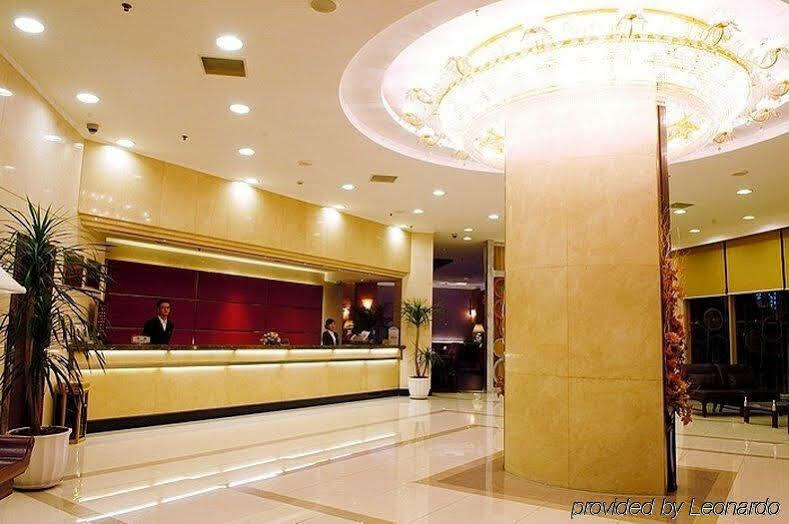 Rui Tai Jingan Hotel 4*